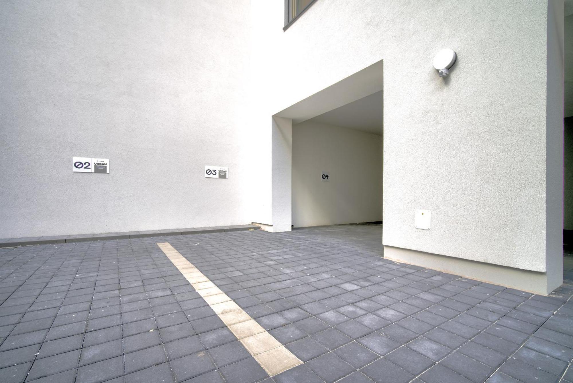 City Relax Apartments With Free Parking, 10 Mins Walk To City Centre Брно Экстерьер фото